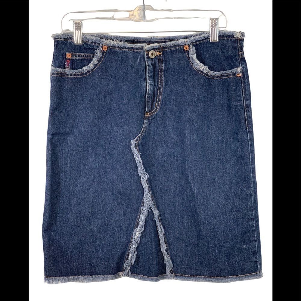 Vintage Guess Women’s Denim Skirt Raw Hem Fringe 90’s Y2K Pockets Size 30